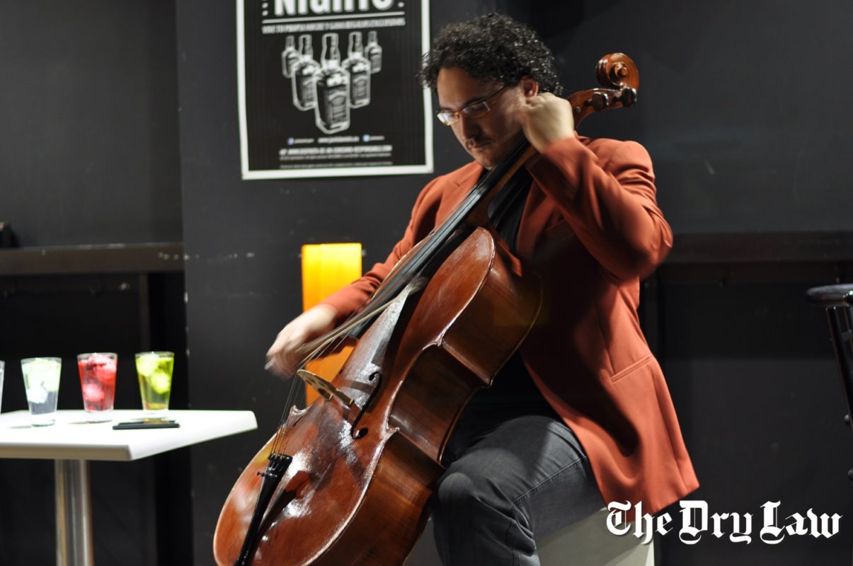 Maridatge Multisensorial de Gintònics amb violoncel a cegues.